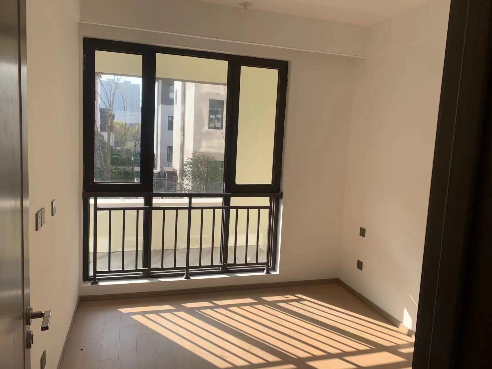 春风南岸东园 4室2厅2卫 167.00m&sup2;