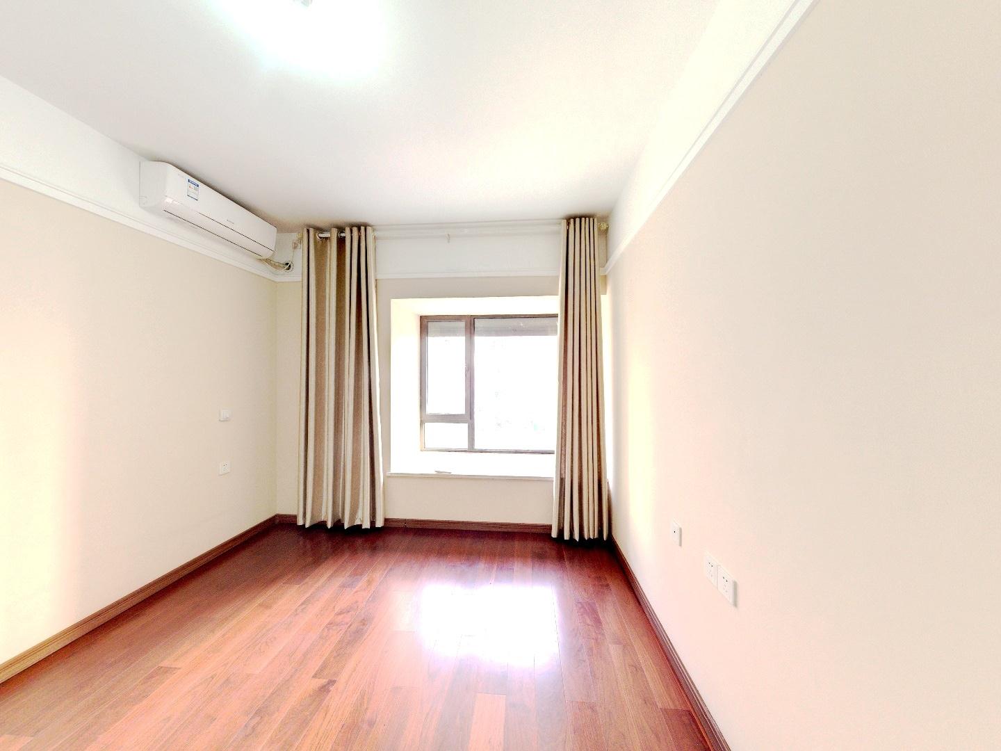 万科公园里一期 3室2厅2卫 119m&sup2;