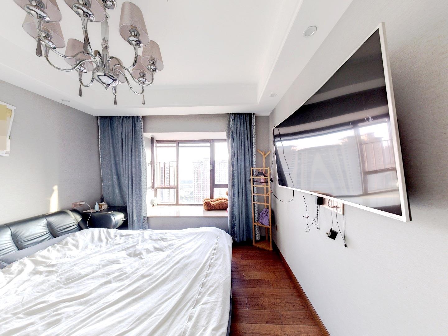 华强城 5室2厅3卫 125.89m&sup2;