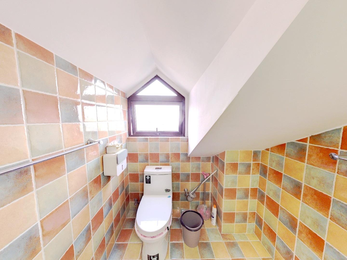 华强城 5室2厅3卫 125.89m&sup2;