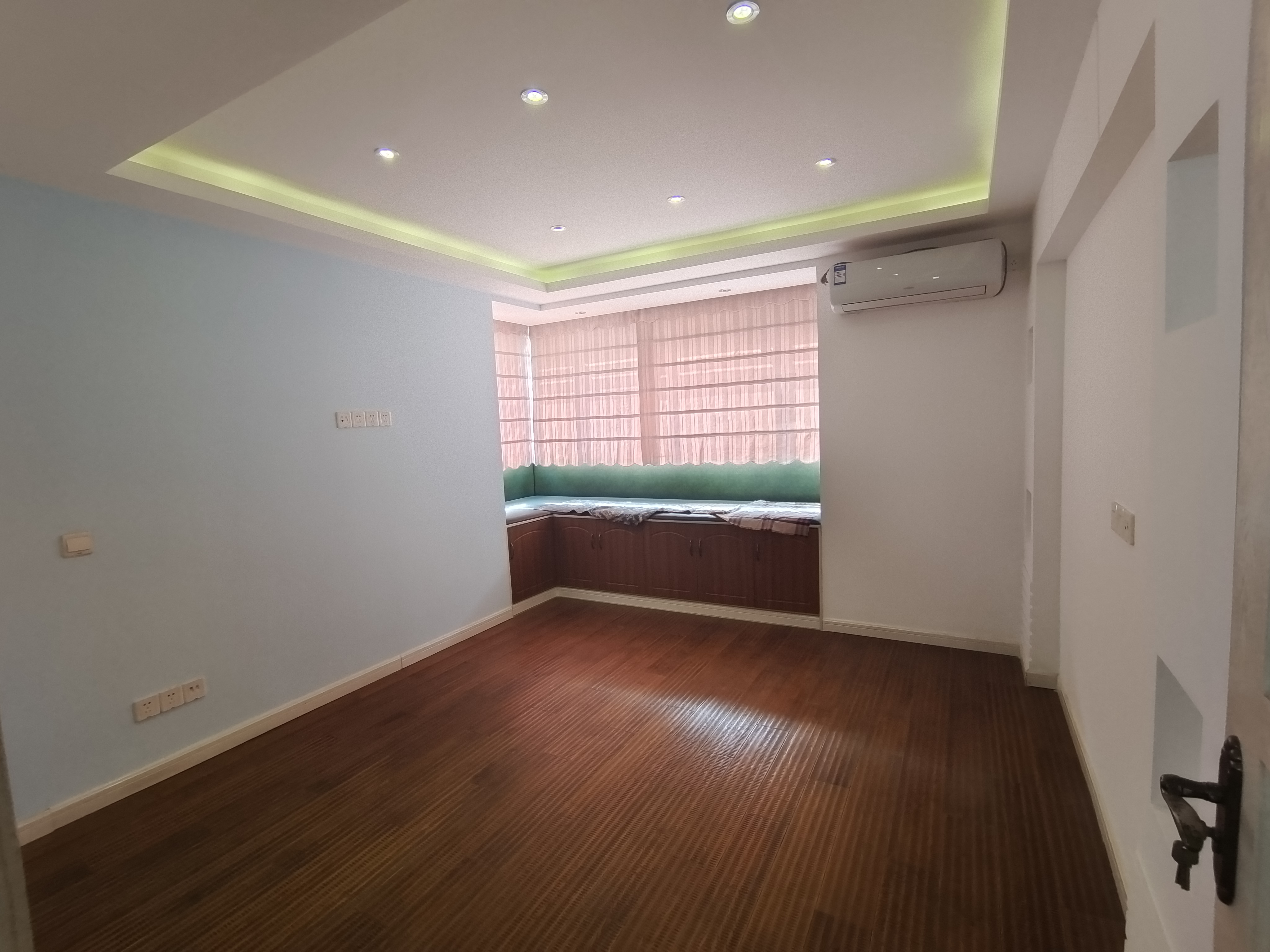 中港城 2室2厅1卫 87.7m&sup2;