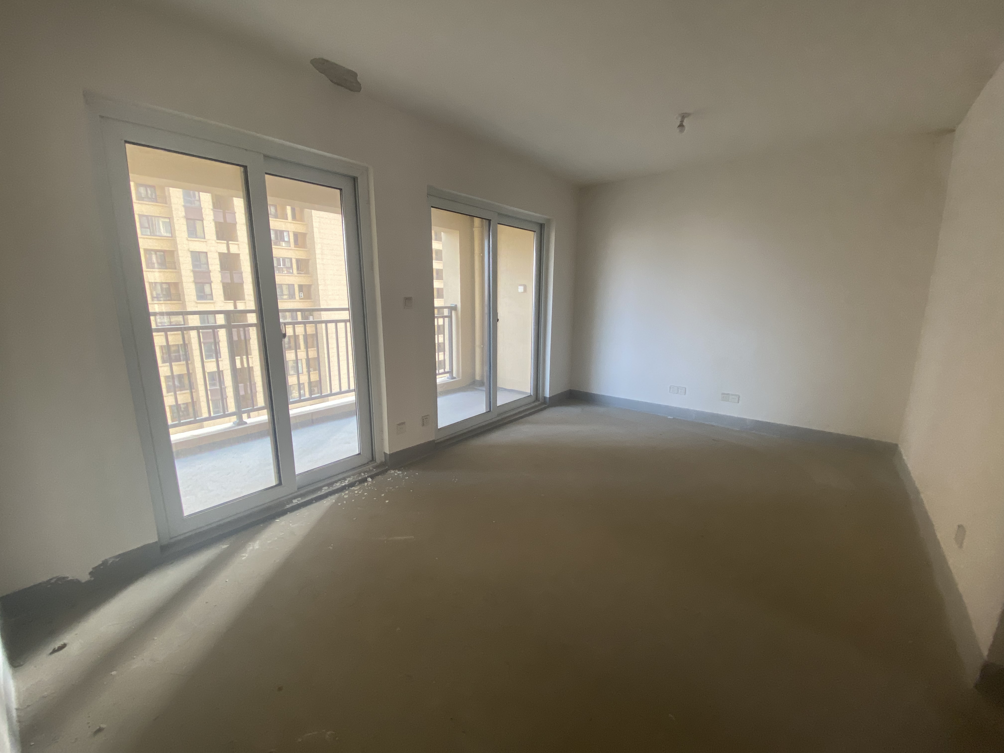 世茂九龙庭 3室2厅1卫 89.00m&sup2;