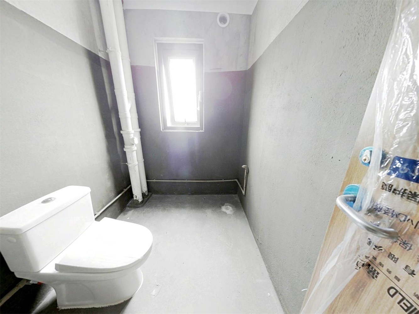 保利香槟国际 4室2厅2卫 140m&sup2;