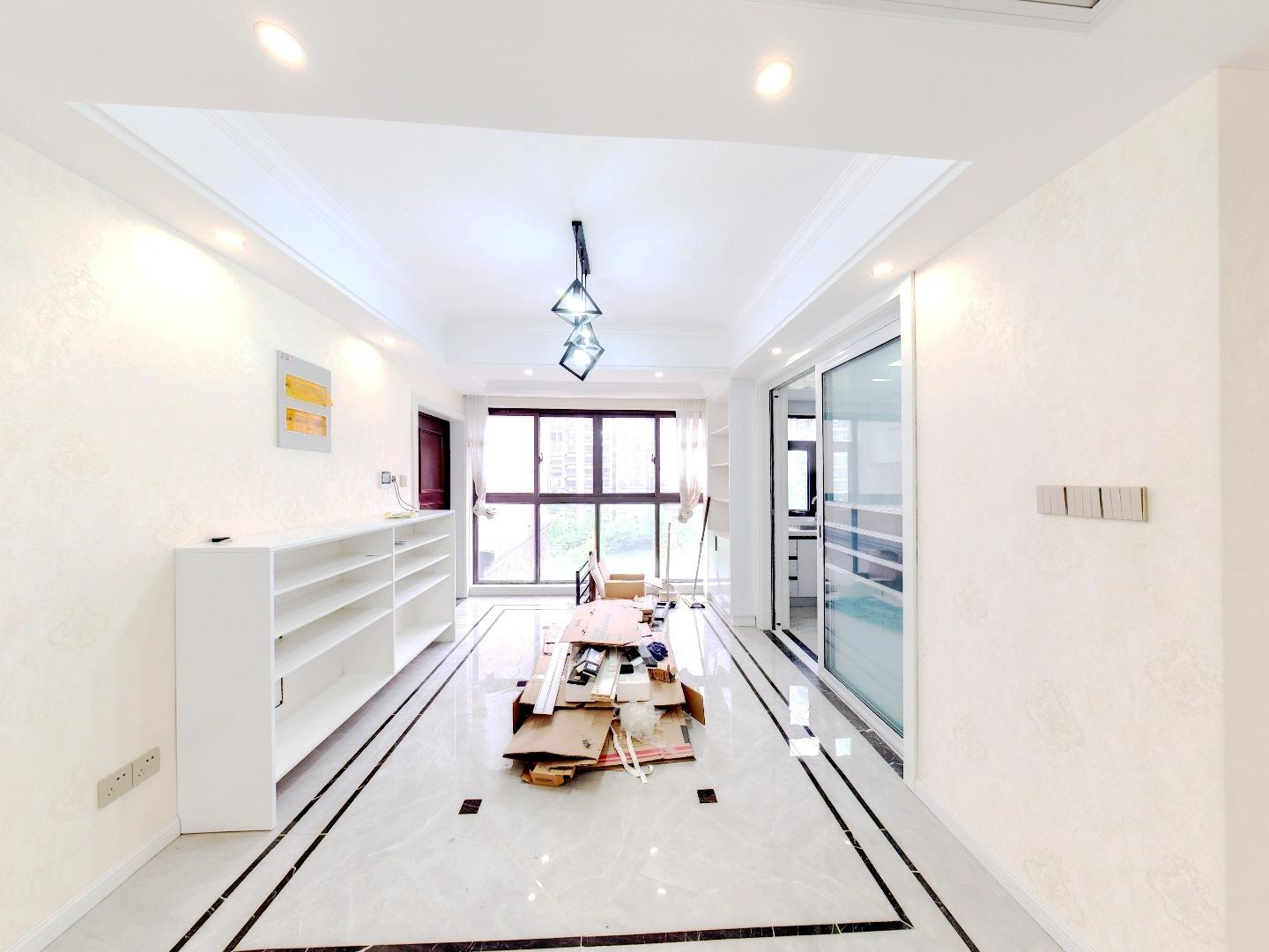 华强城四期 3室2厅2卫 123.00m&sup2;