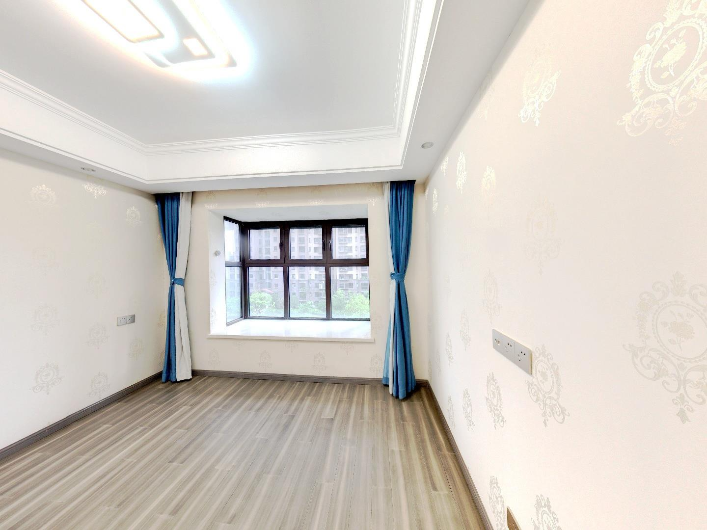 华强城四期 3室2厅2卫 123.00m&sup2;
