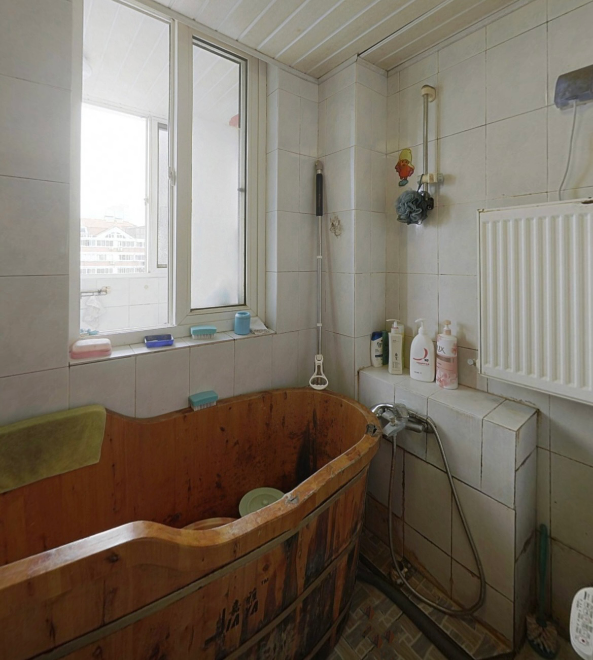 宏丰苑 4室2厅1卫 1335.00m&sup2;