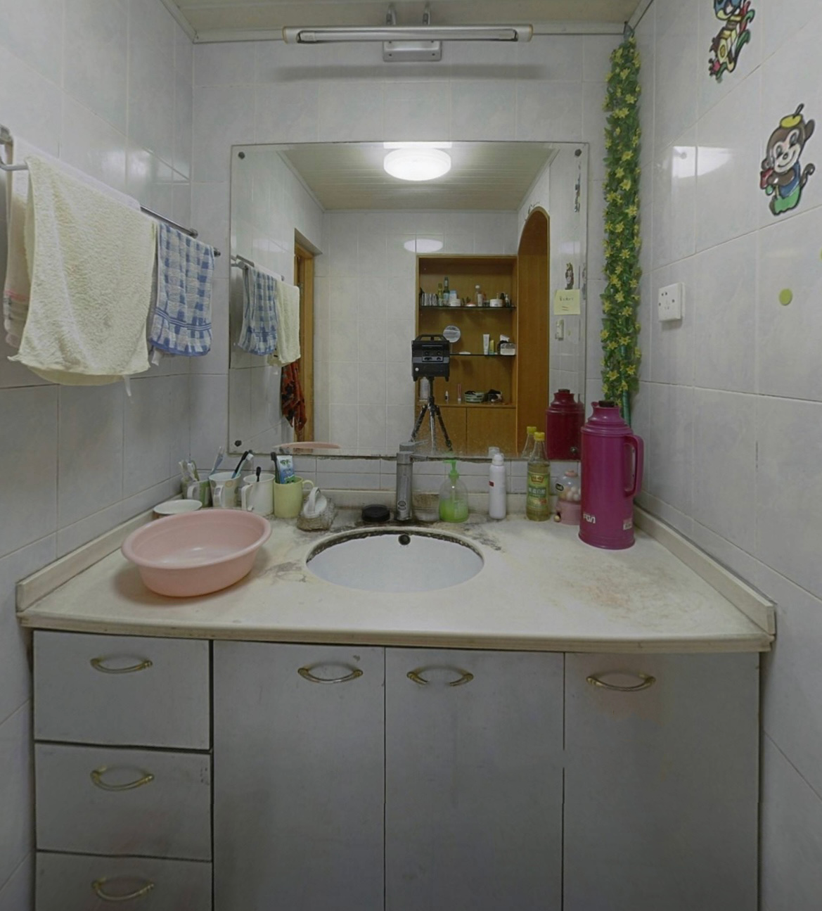 宏丰苑 4室2厅1卫 1335.00m&sup2;