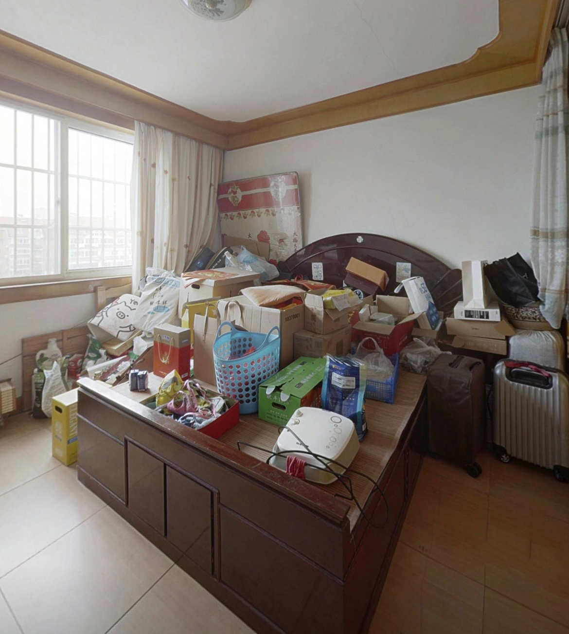 宏丰苑 4室2厅1卫 1335.00m&sup2;