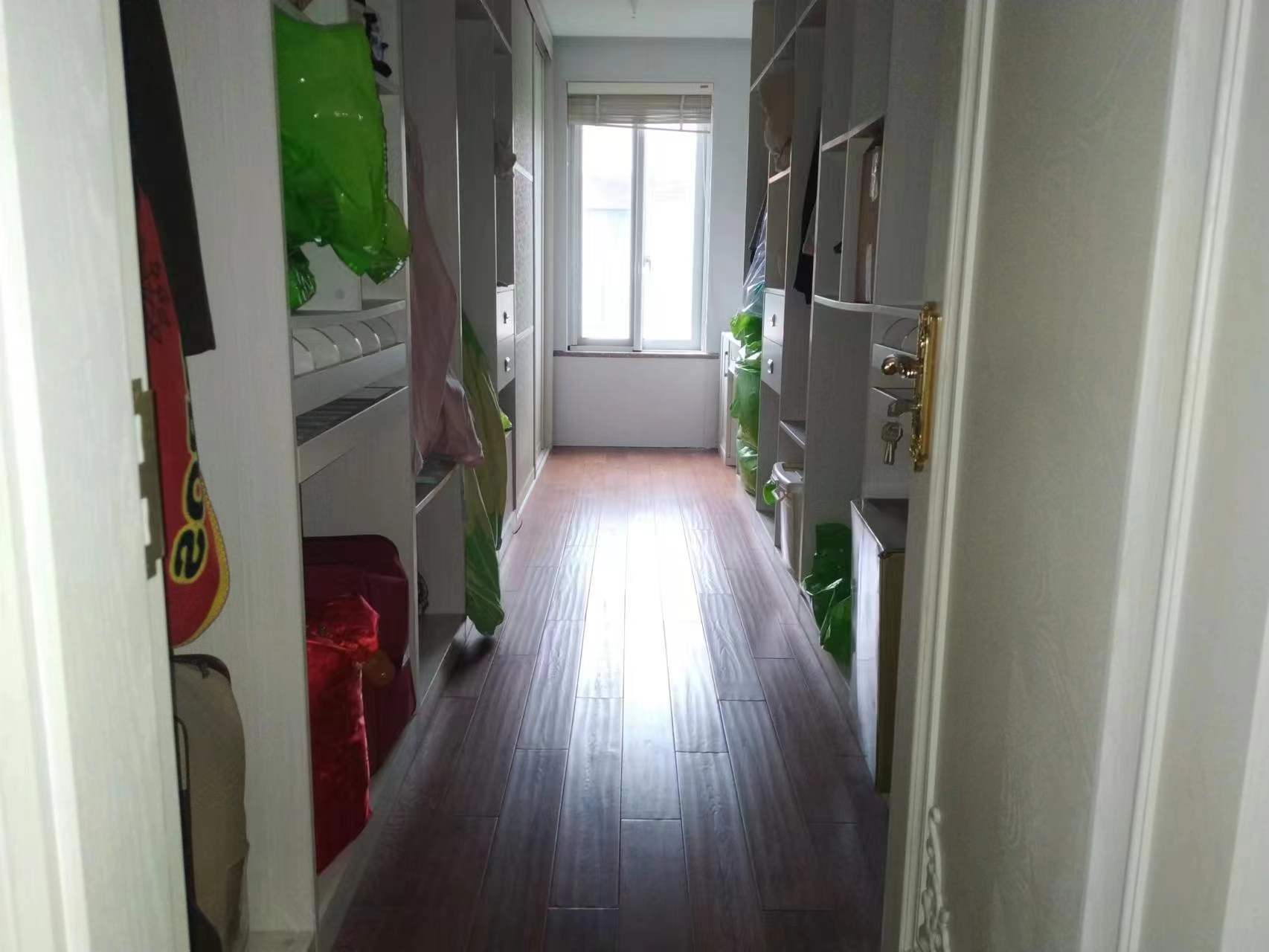 第九园 5室3厅2卫 379.00m&sup2;