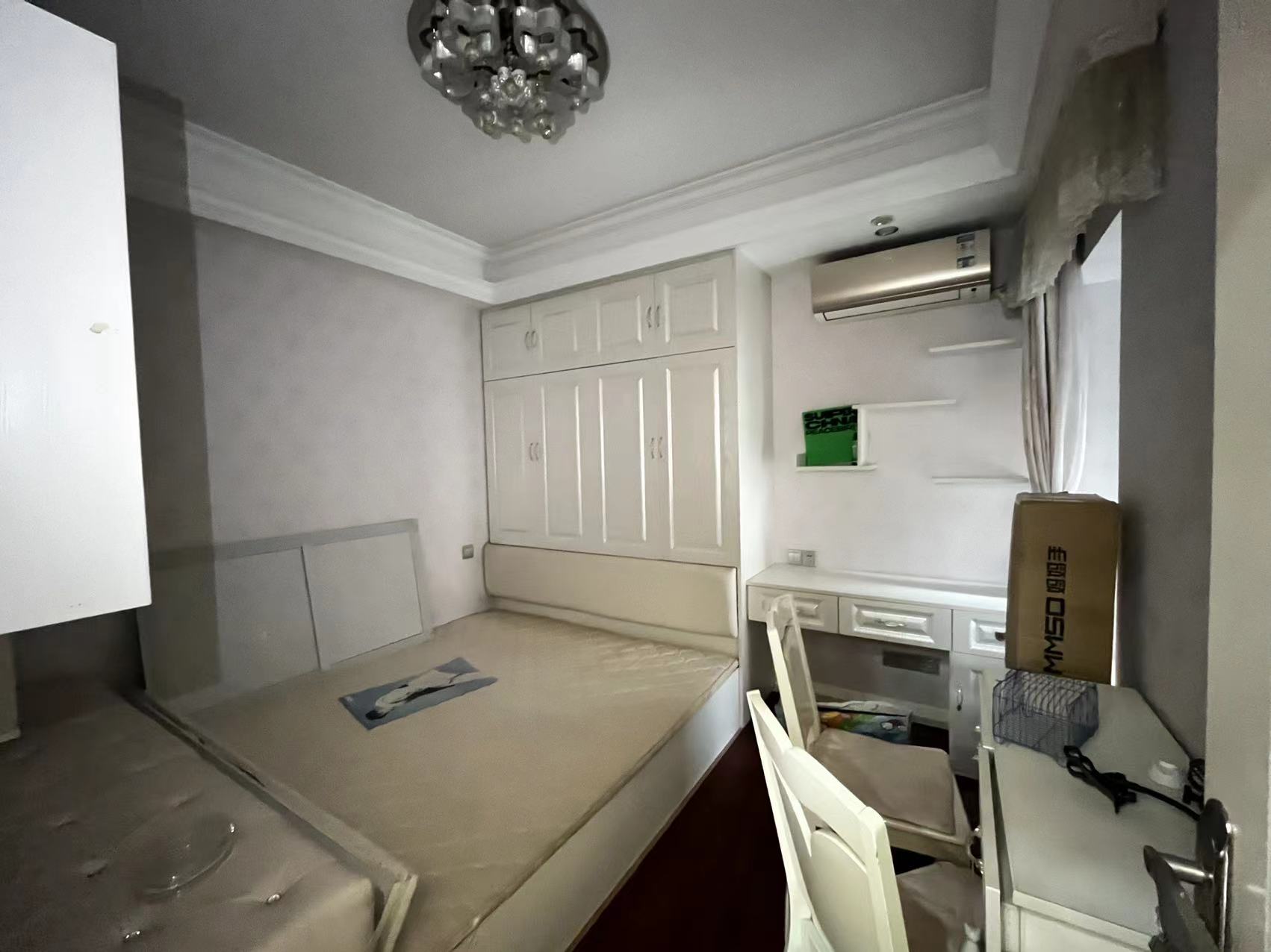 华强城 2室2厅1卫 90m&sup2;