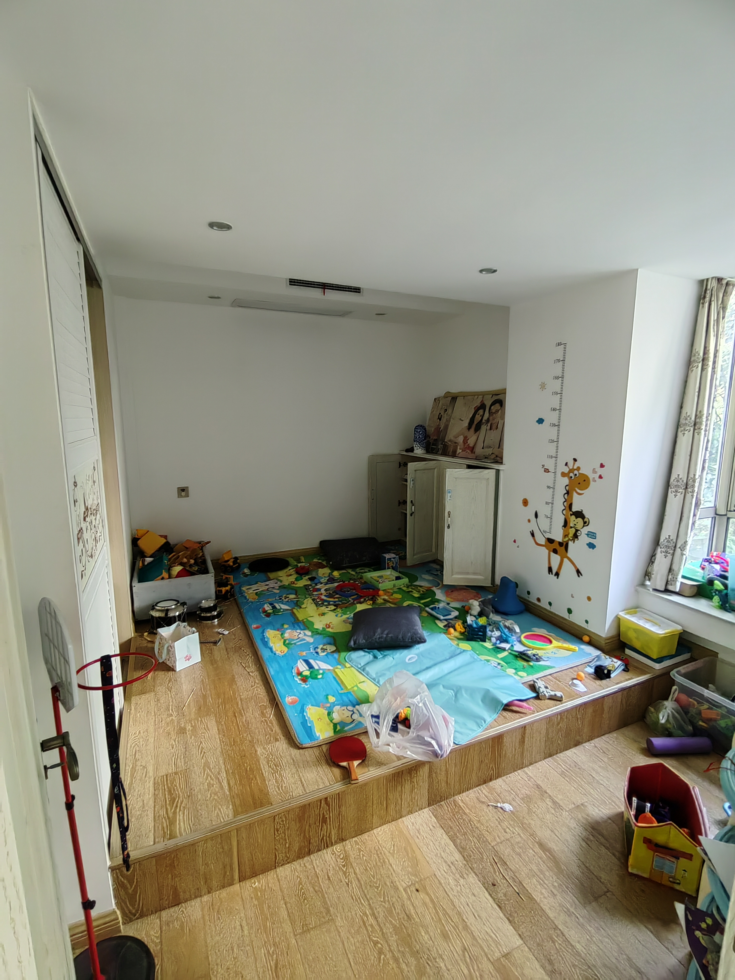 优山美地花园南区 4室6厅3卫 194.00m&sup2;