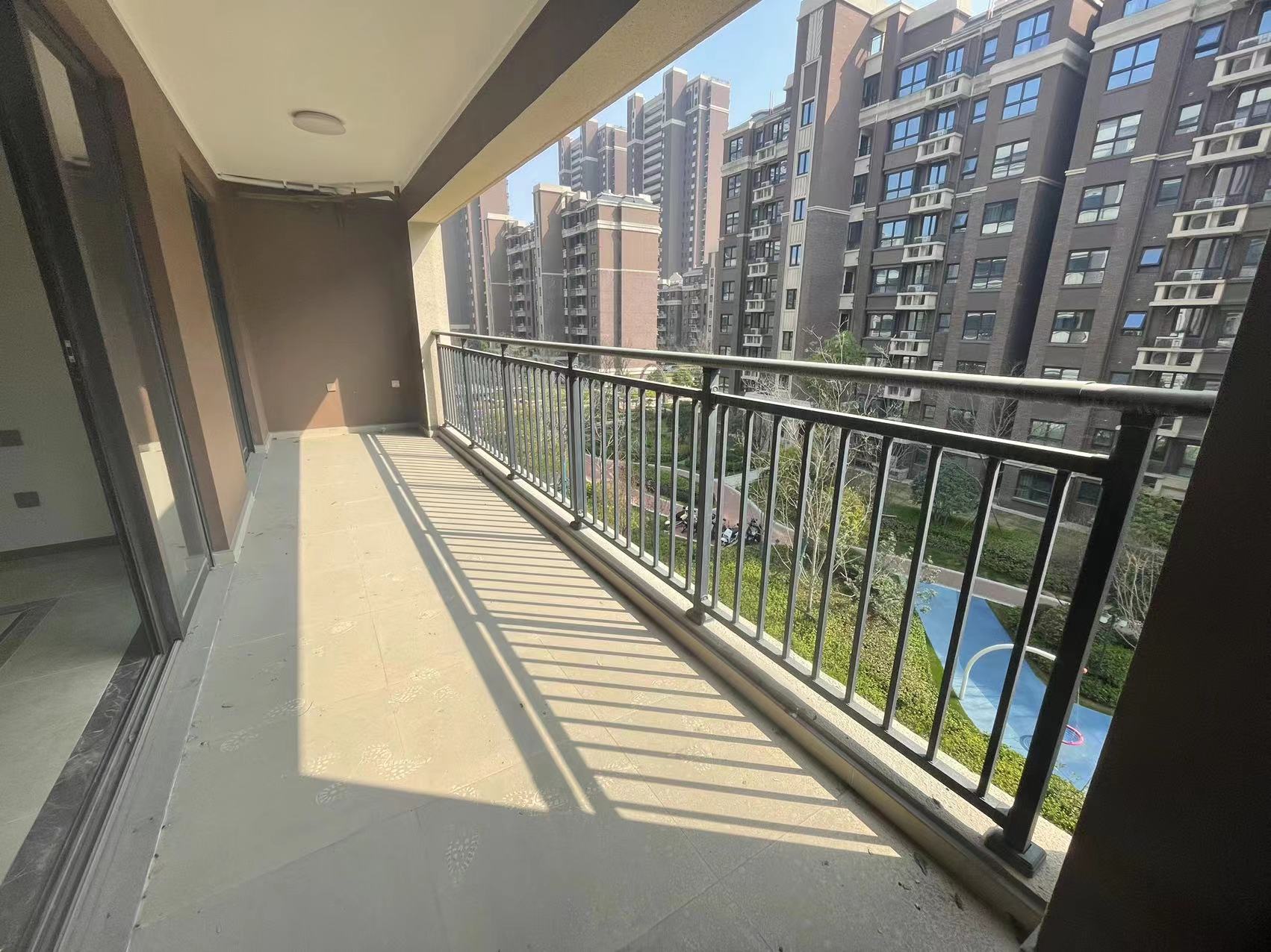 林肯公园 4室2厅2卫 142m&sup2;