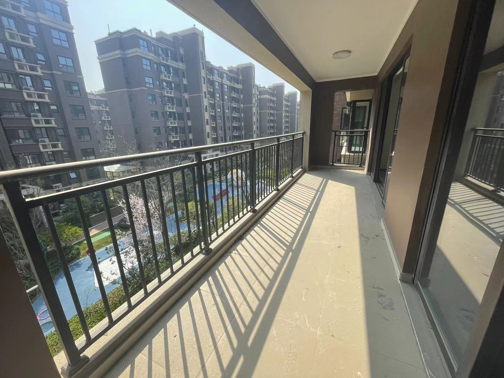 林肯公园 4室2厅2卫 142m&sup2;
