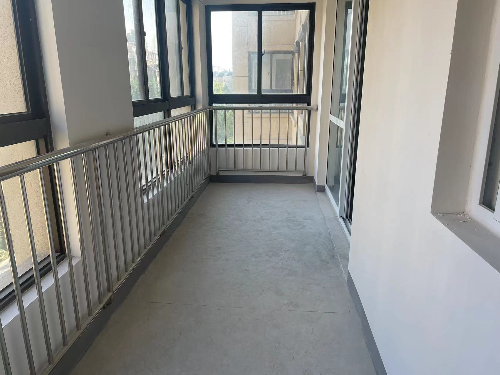山芝庄新苑 3室2厅1卫 11511.00m&sup2;