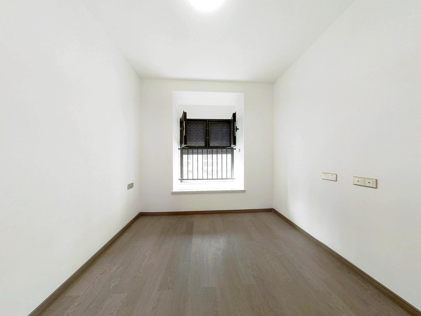 中海上东区 4室2厅3卫 143m&sup2;