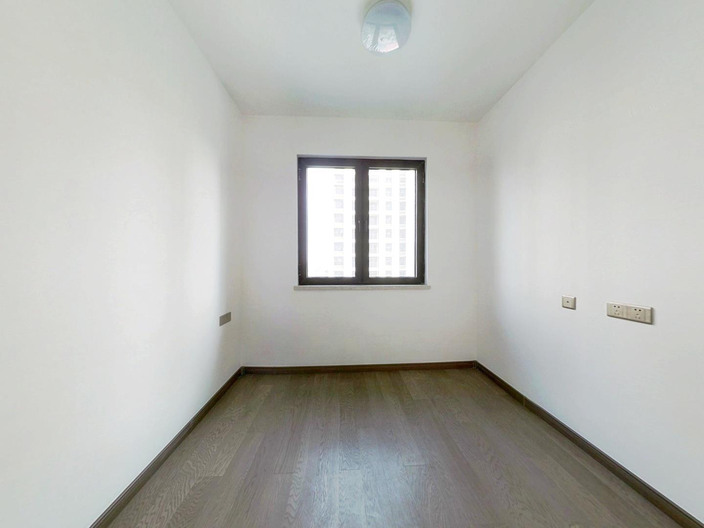 中海上东区 4室2厅3卫 143m&sup2;