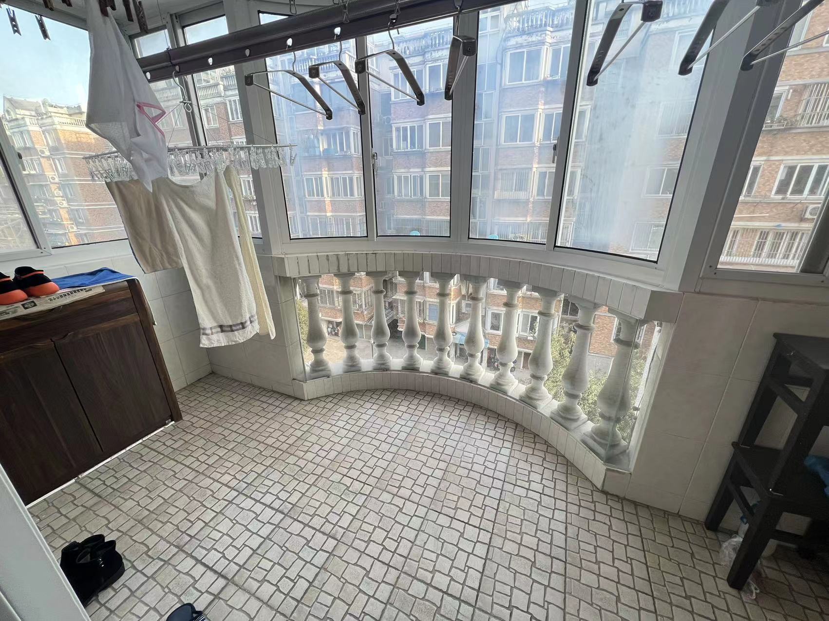 鑫乾花园 3室2厅1卫 134m&sup2;