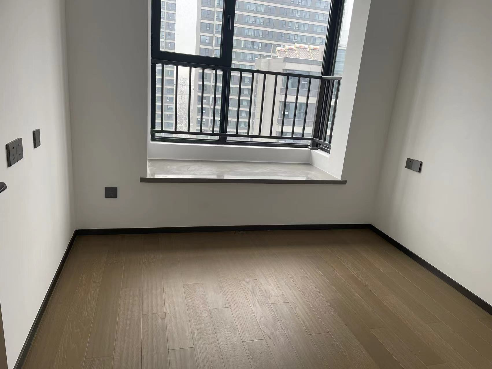 滨江道江园 4室2厅2卫 143m&sup2;