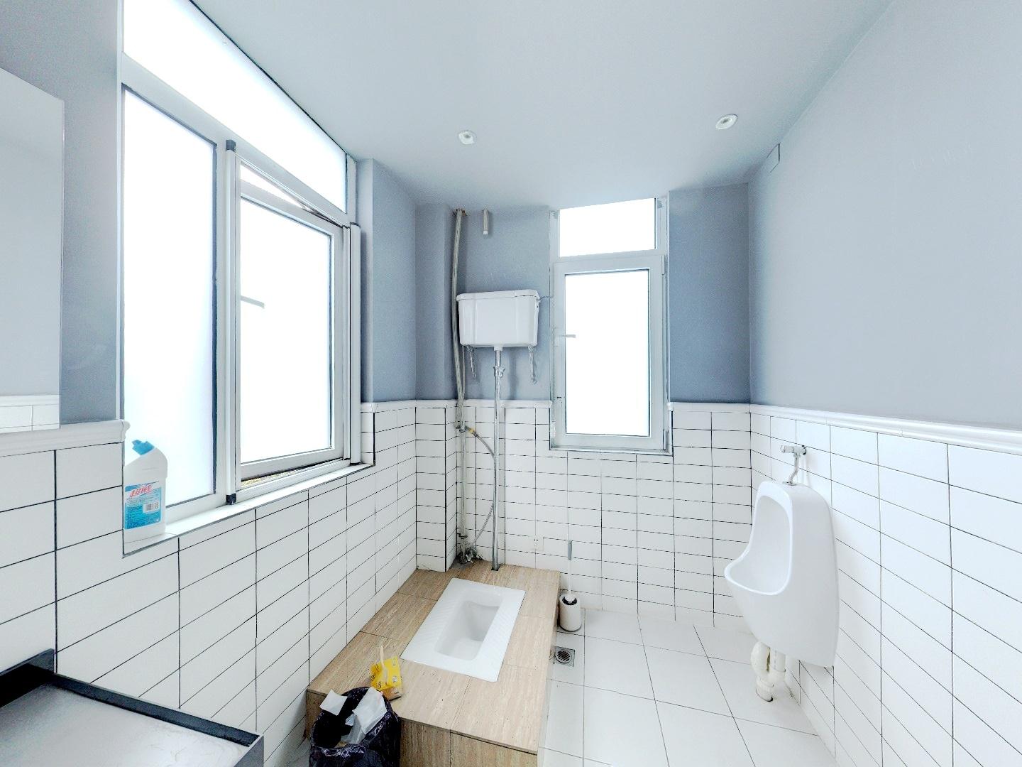 万濠山庄 4室2厅2卫 327.66m²