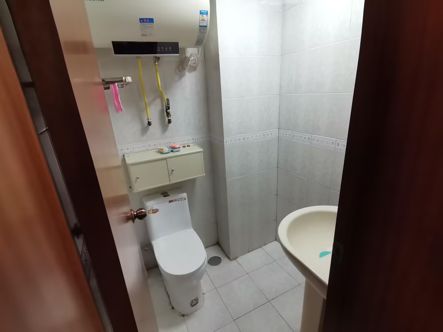 南园路18号大院 4室2厅2卫 170m&sup2;