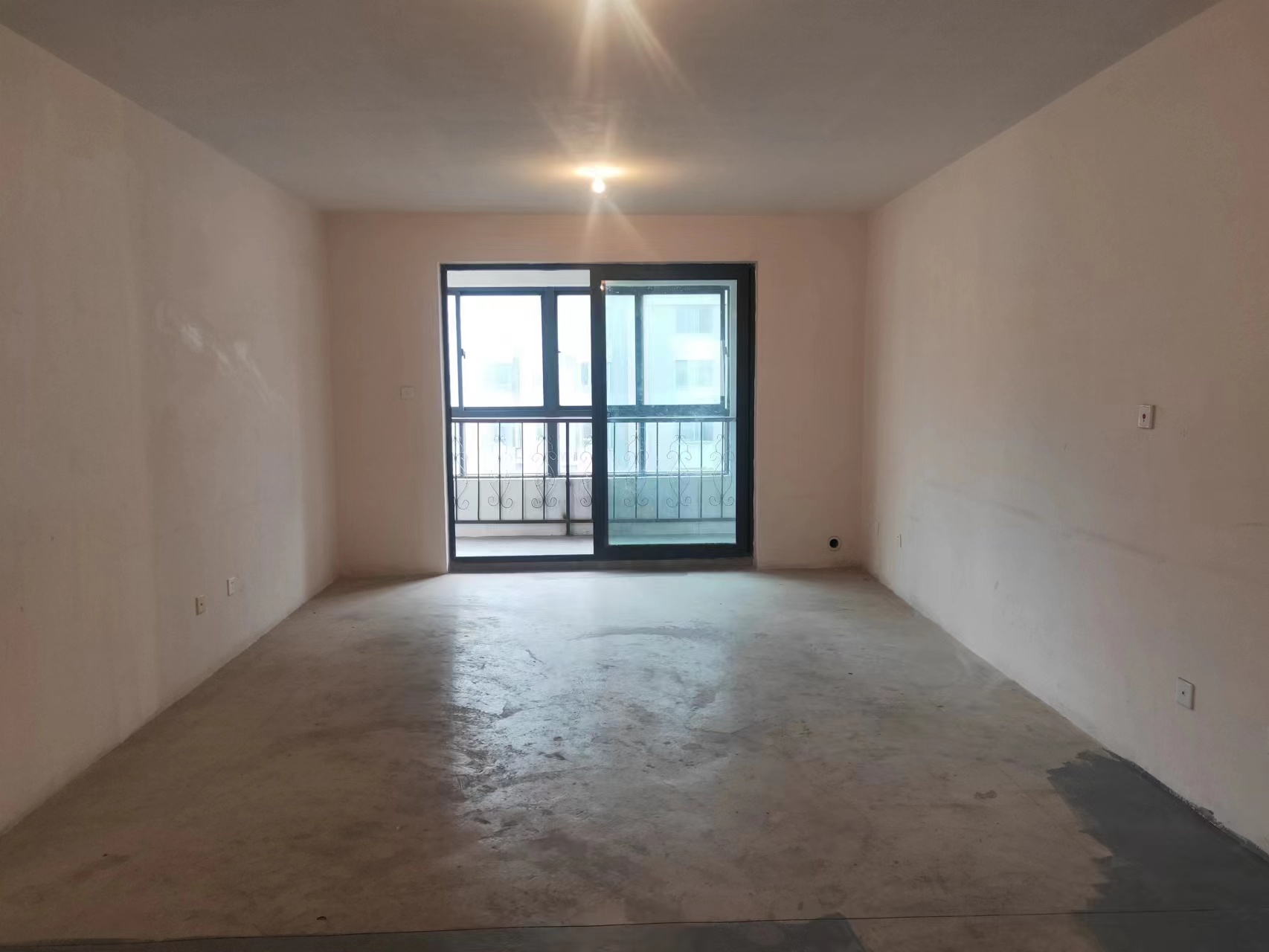 炜赋花苑 3室2厅1卫 127m&sup2;