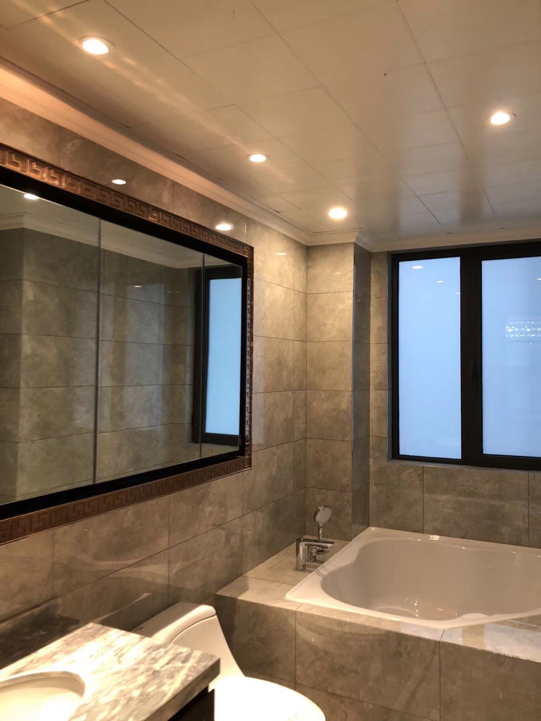中海铂樾府 4室2厅2卫 208.00m&sup2;