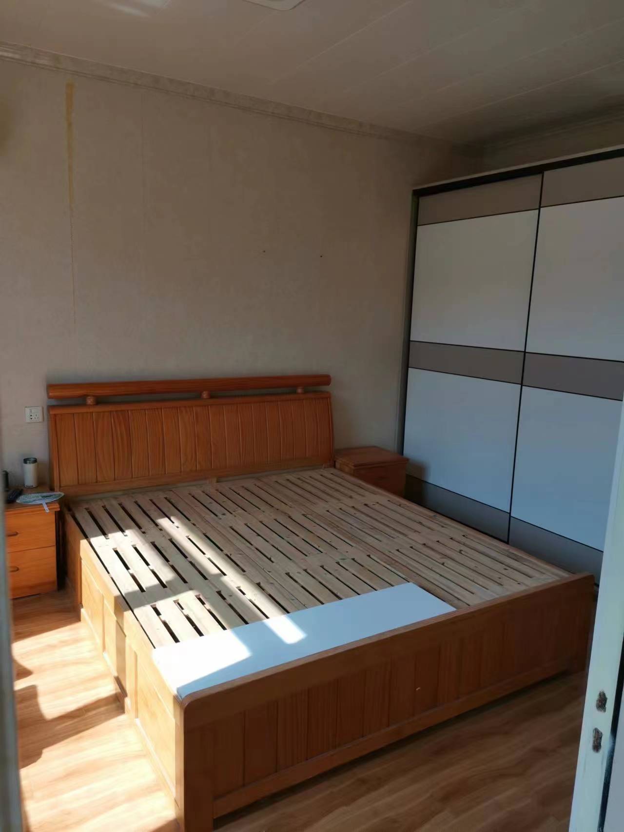 新桥新村 2室1厅1卫 56m&sup2;