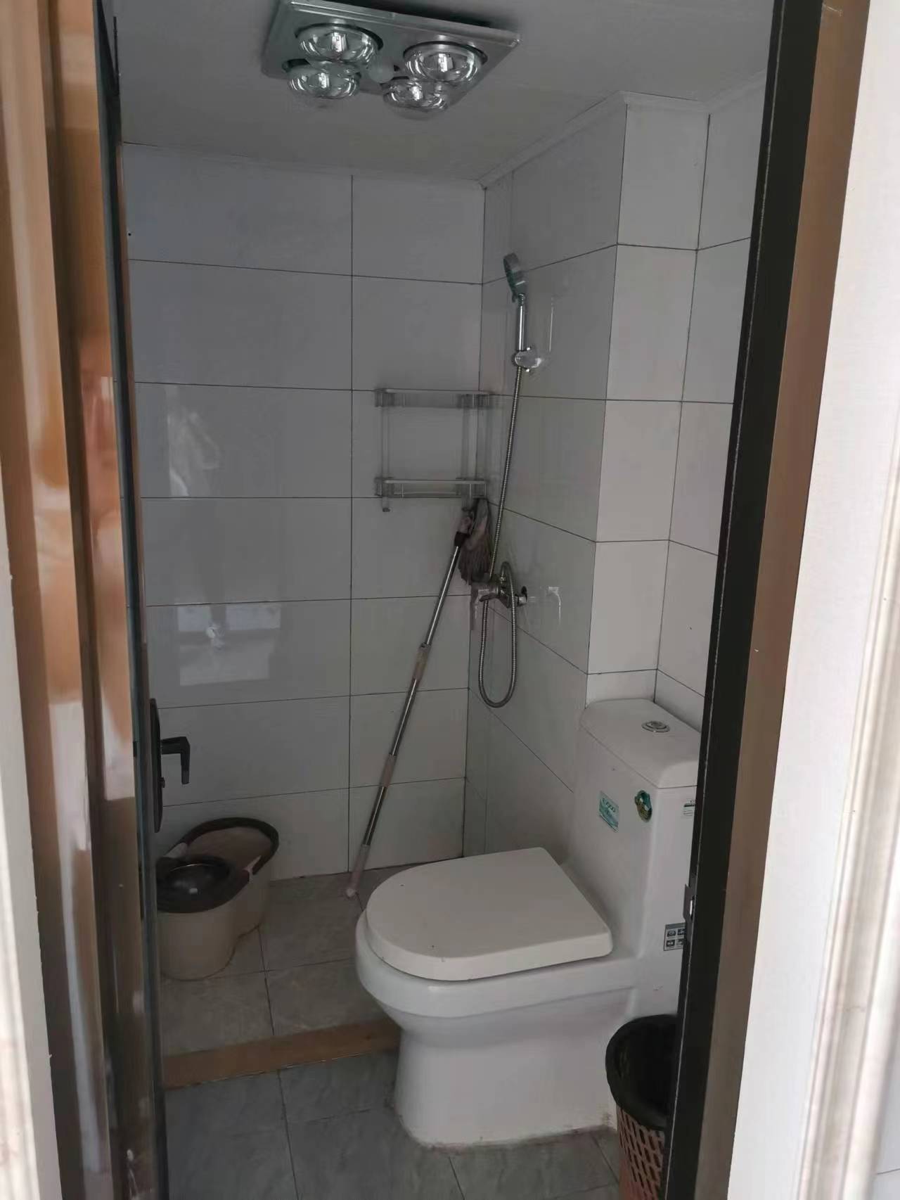 新桥新村 2室1厅1卫 56m&sup2;