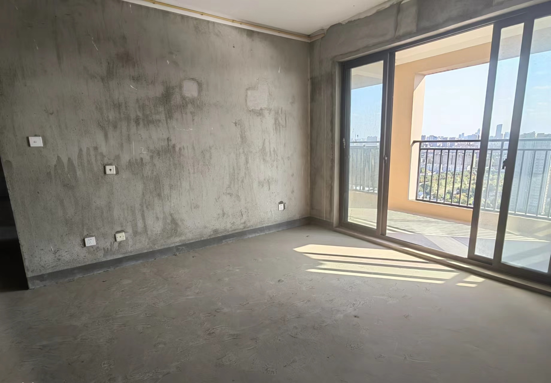 华强城 3室2厅2卫 123m²