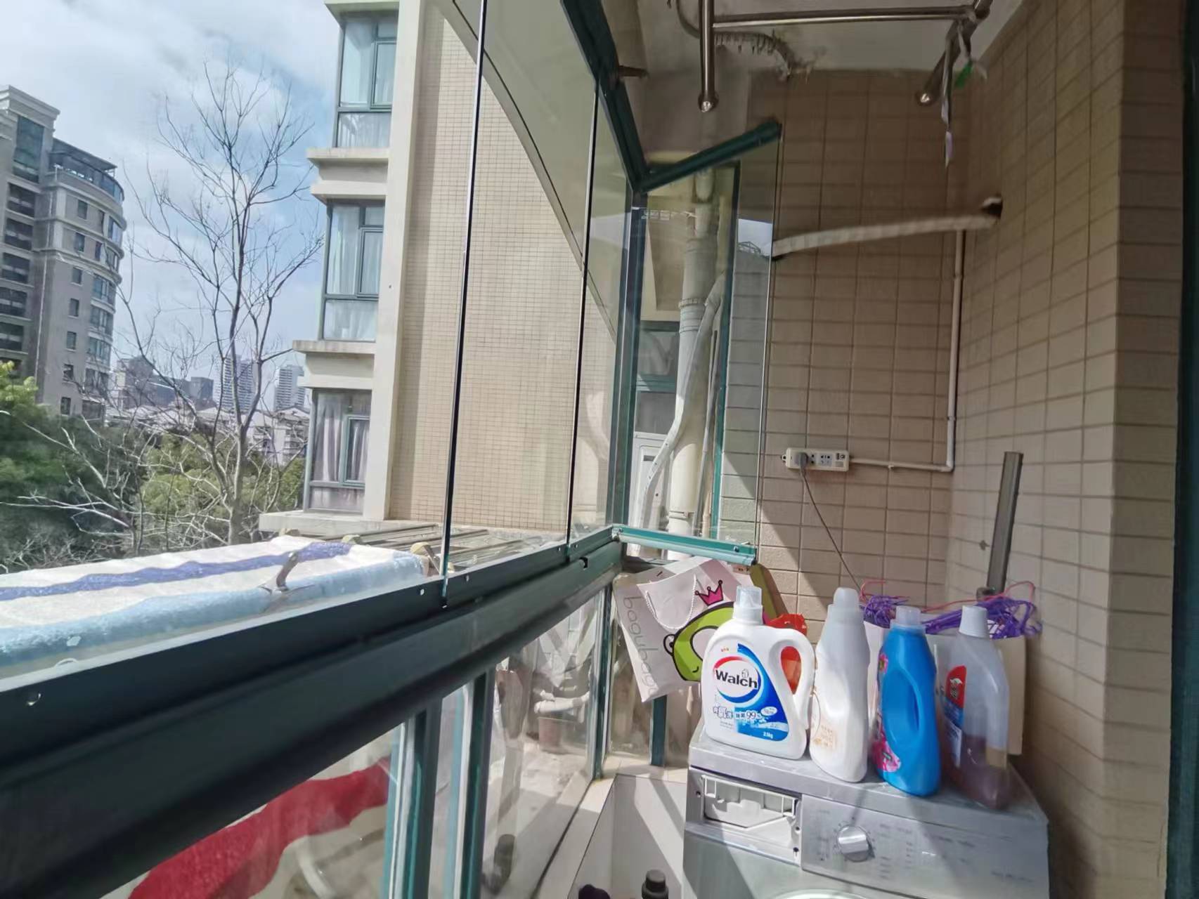 凤凰莱茵苑 3室2厅1卫 128m&sup2;