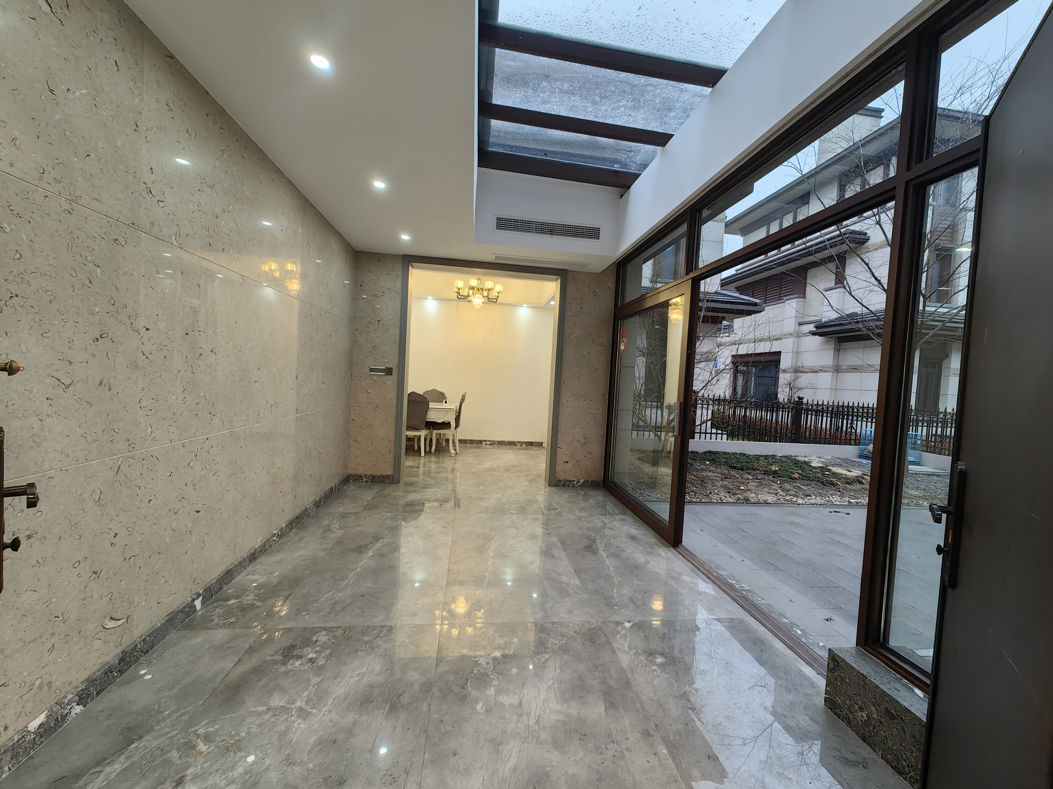 东宝&middot;怡沁园 4室2厅2卫 410.95m&sup2;