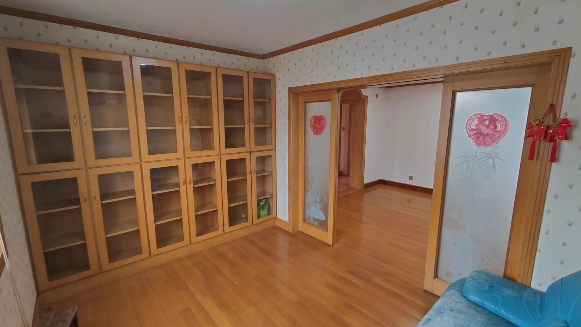 楼下179.09M2，阁楼106.78M2。