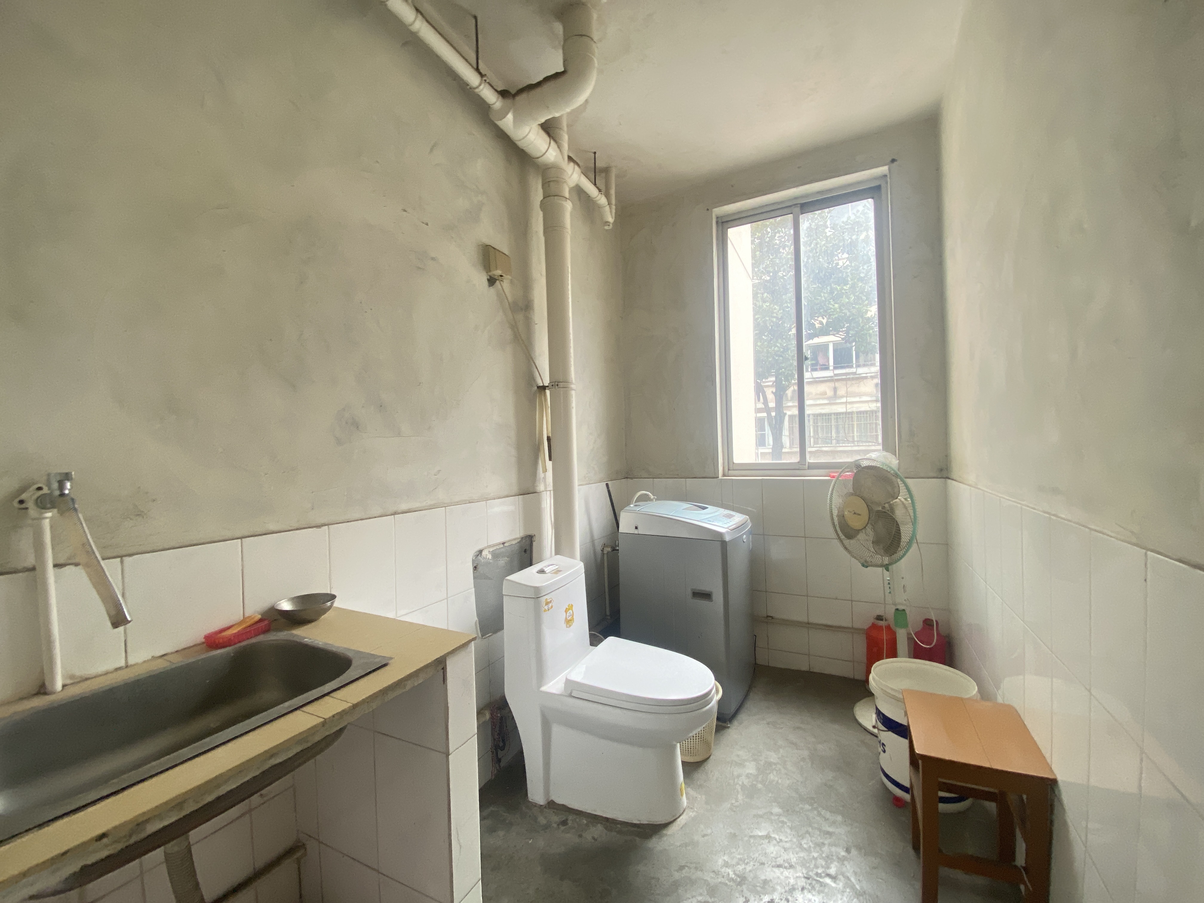 新开中苑 1室1厅1卫 52m²