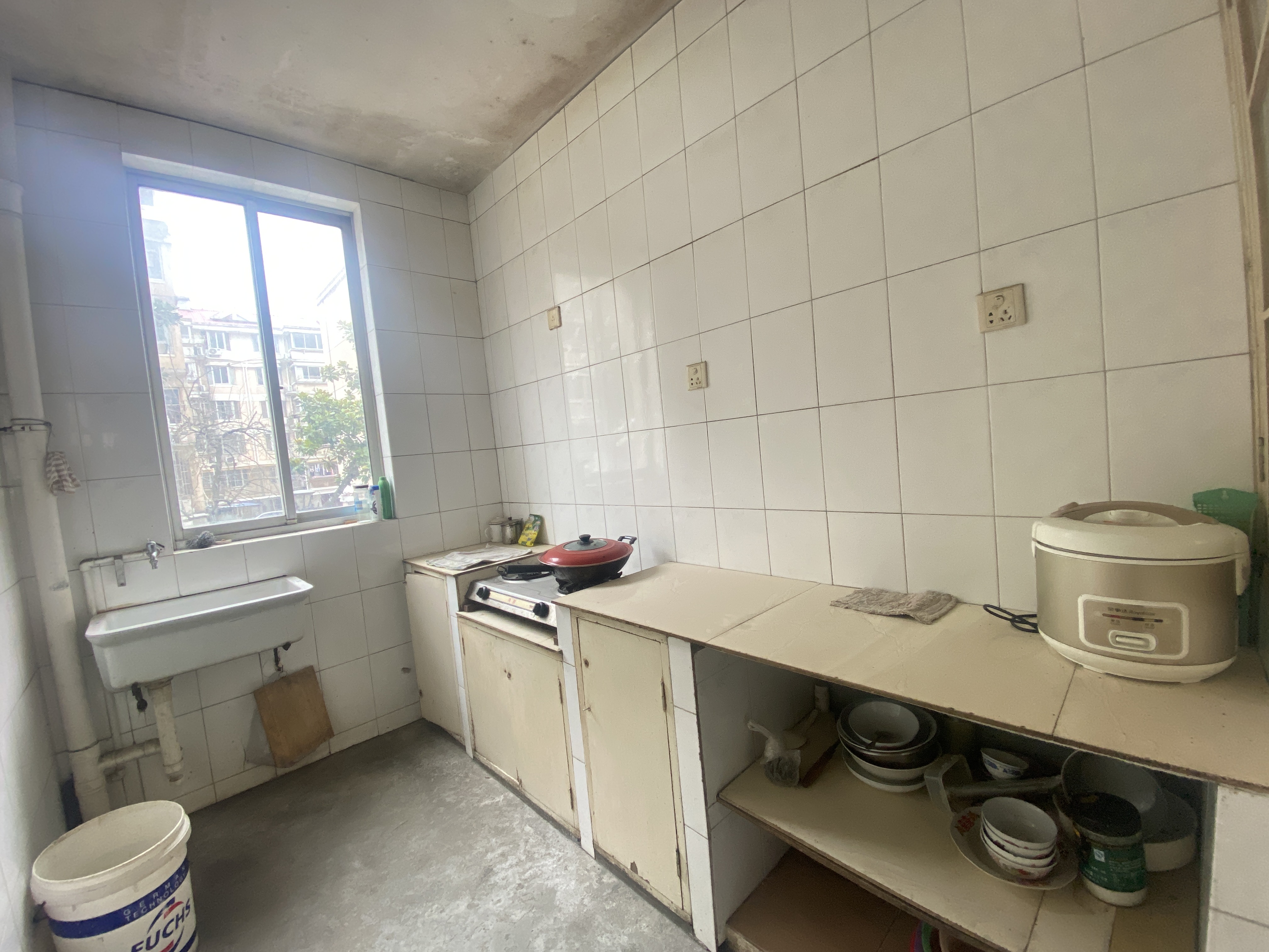新开中苑 1室1厅1卫 52m²