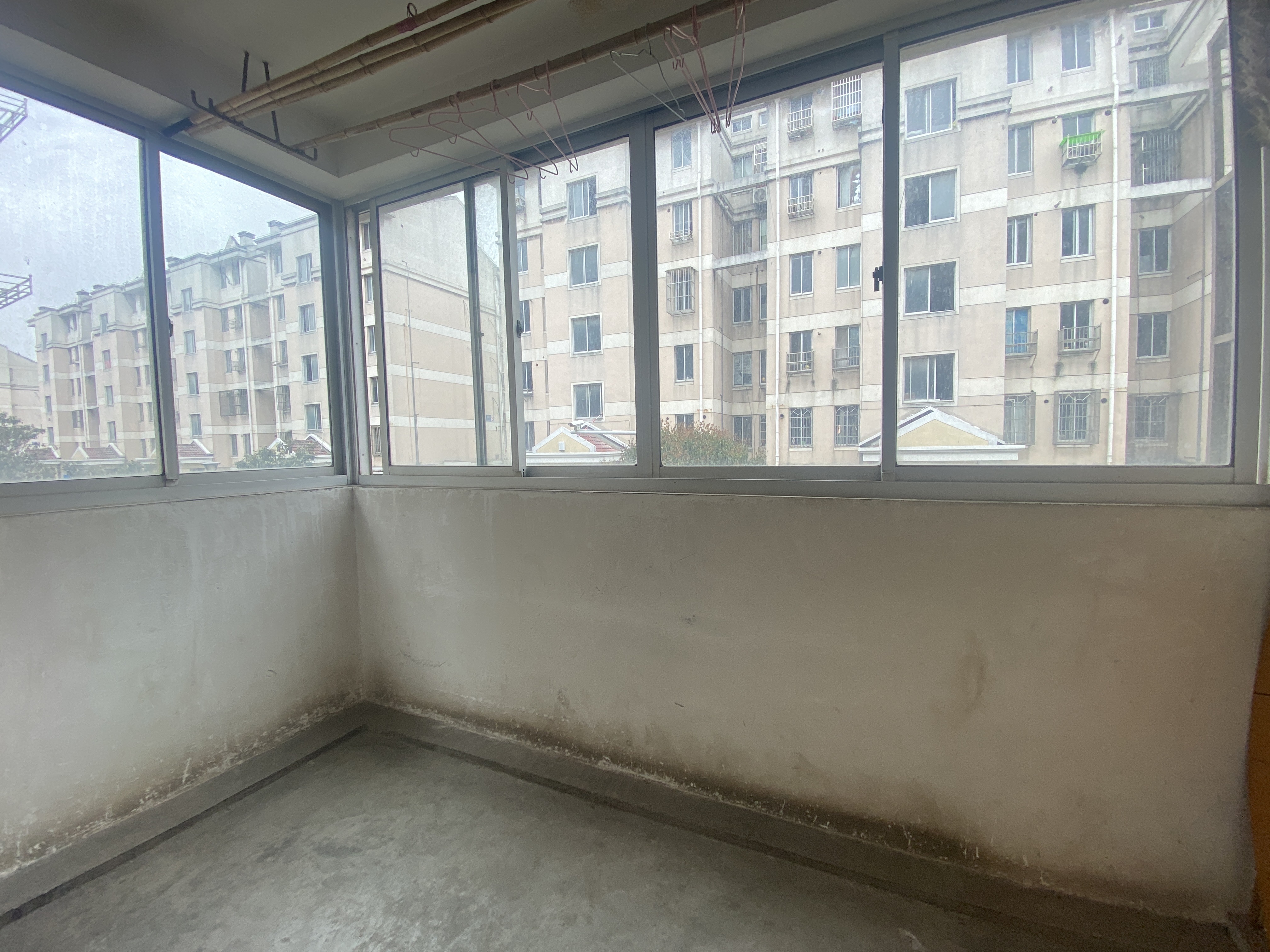 新开中苑 1室1厅1卫 52m²