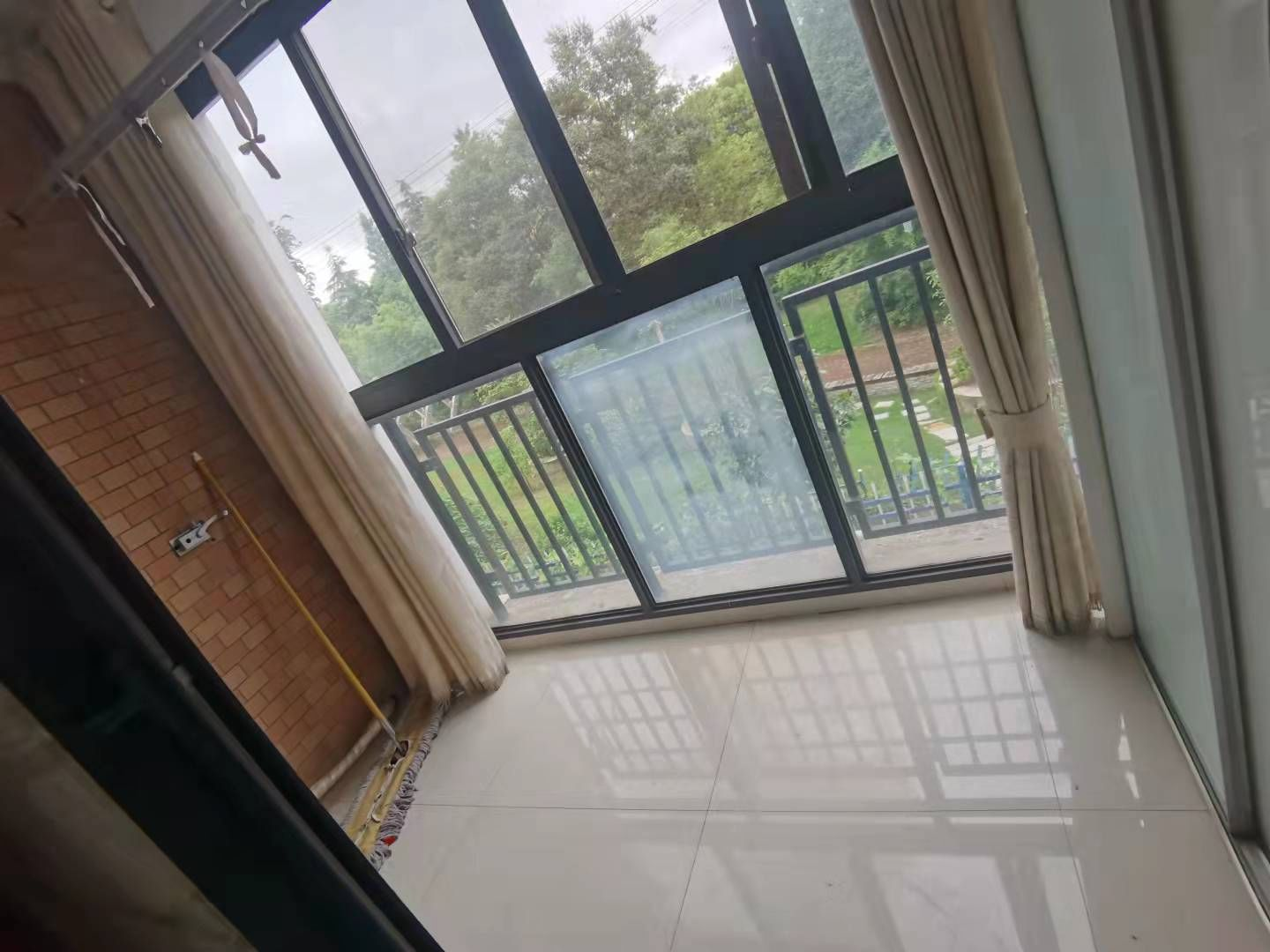 金水湾花园 3室2厅1卫 101.68m&sup2;