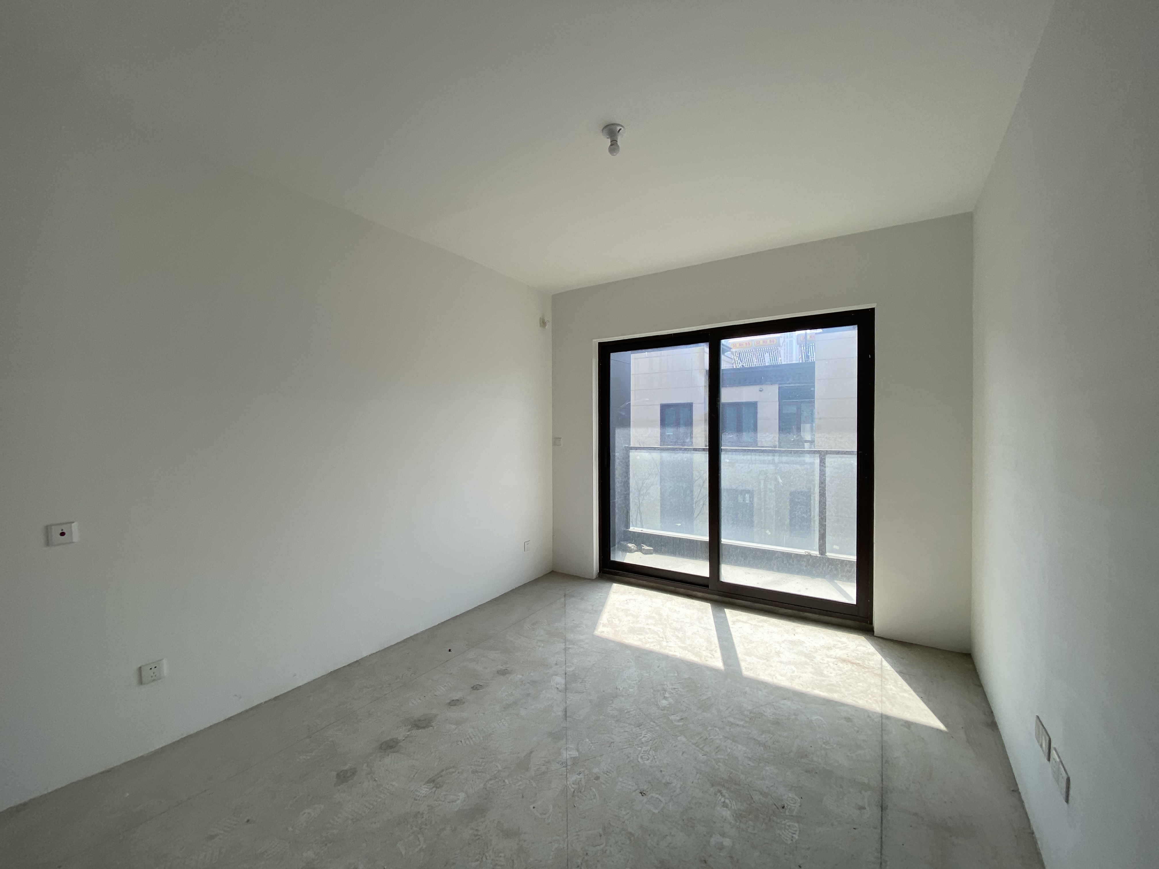 云樾东方 4室2厅3卫 153m&sup2;