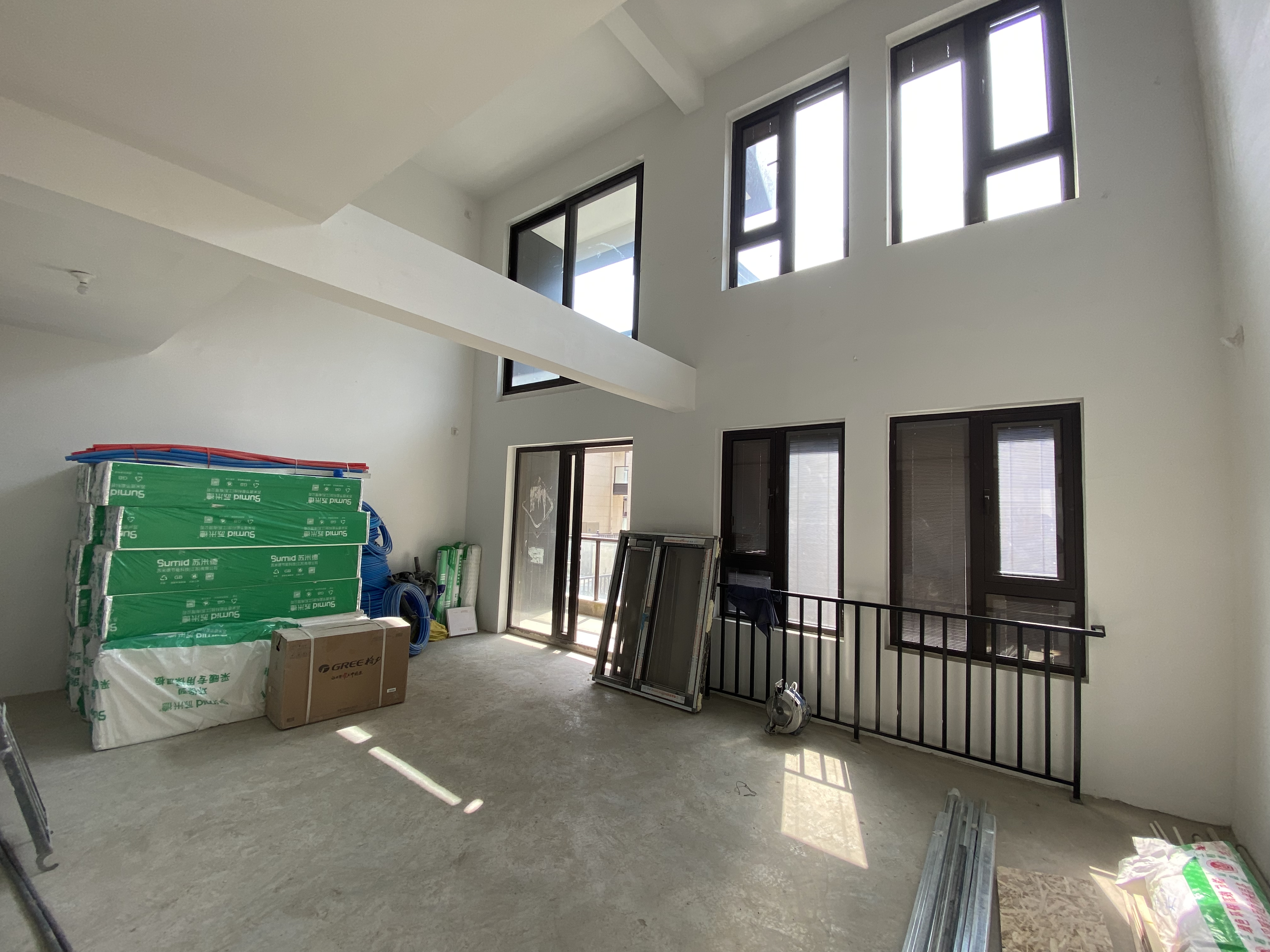 云樾东方 4室2厅3卫 153m²