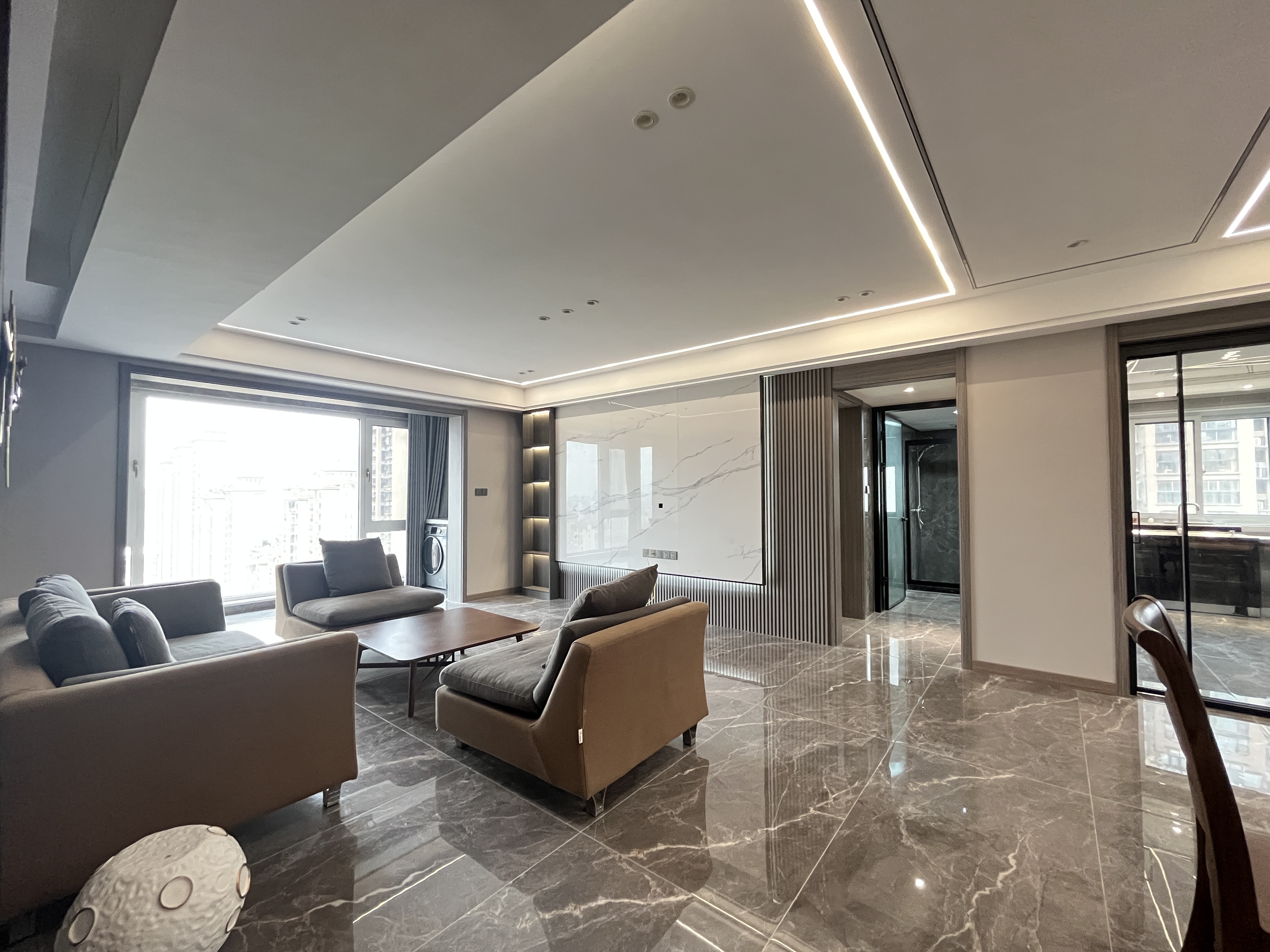 华强城 4室2厅2卫 180.00m&sup2;