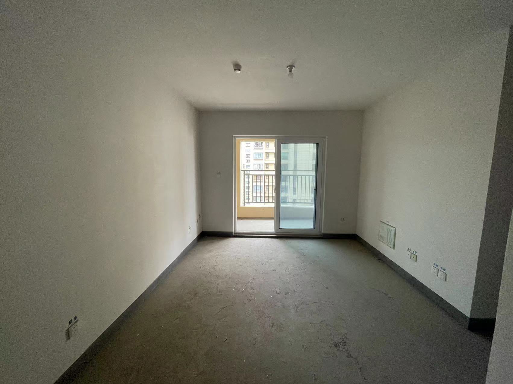 世茂新界 3室2厅1卫 92m&sup2;