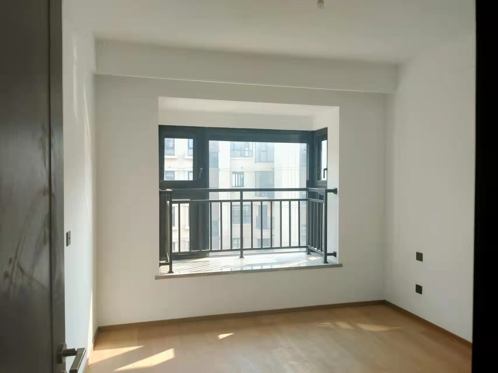 春风南岸东园 4室2厅2卫 166m&sup2;