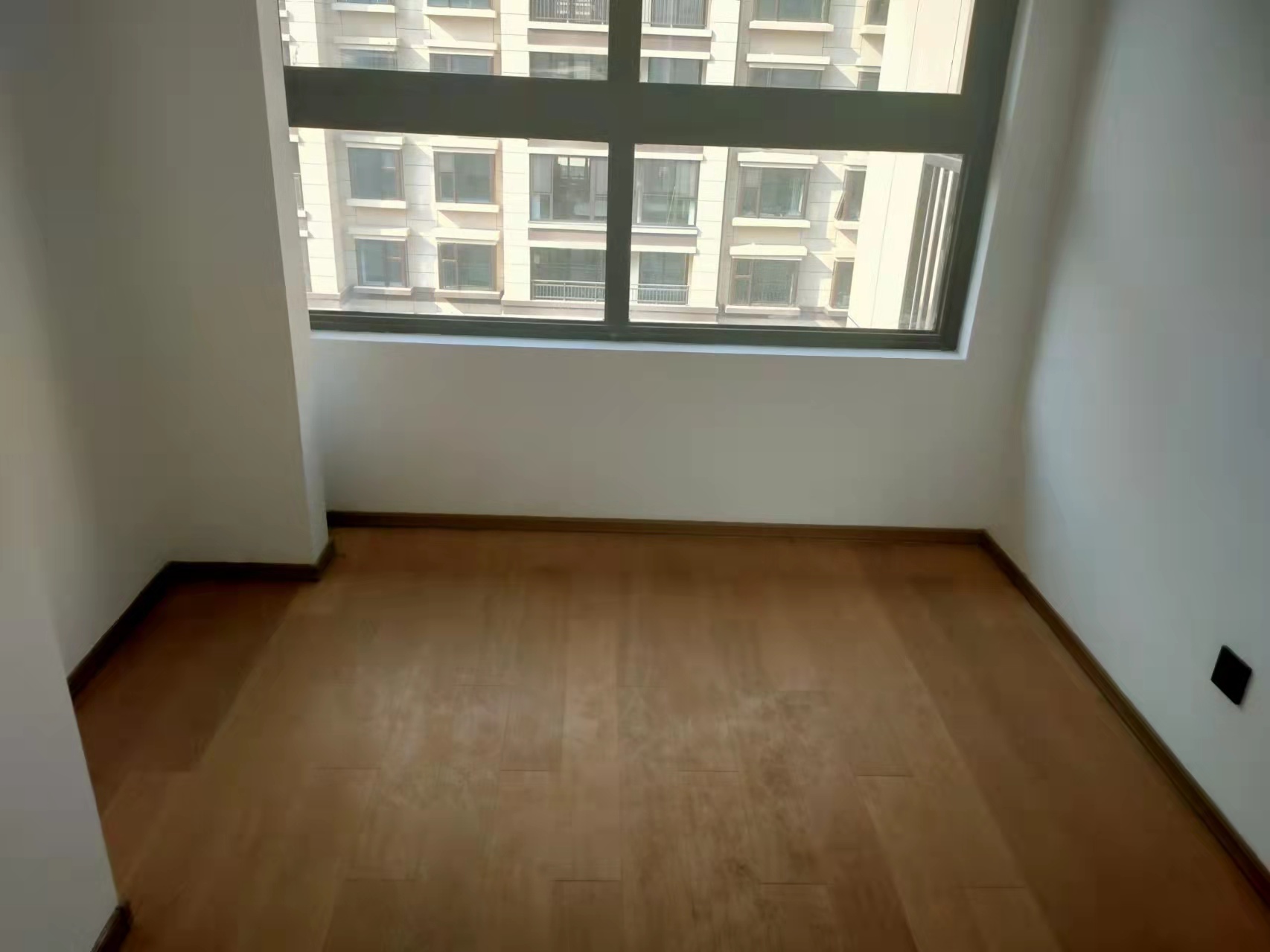 春风南岸东园 4室2厅2卫 166m&sup2;
