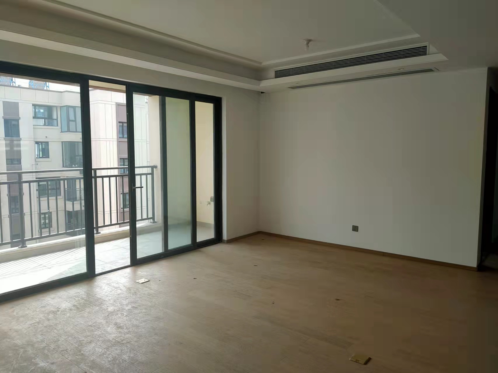 春风南岸东园 4室2厅2卫 166m&sup2;