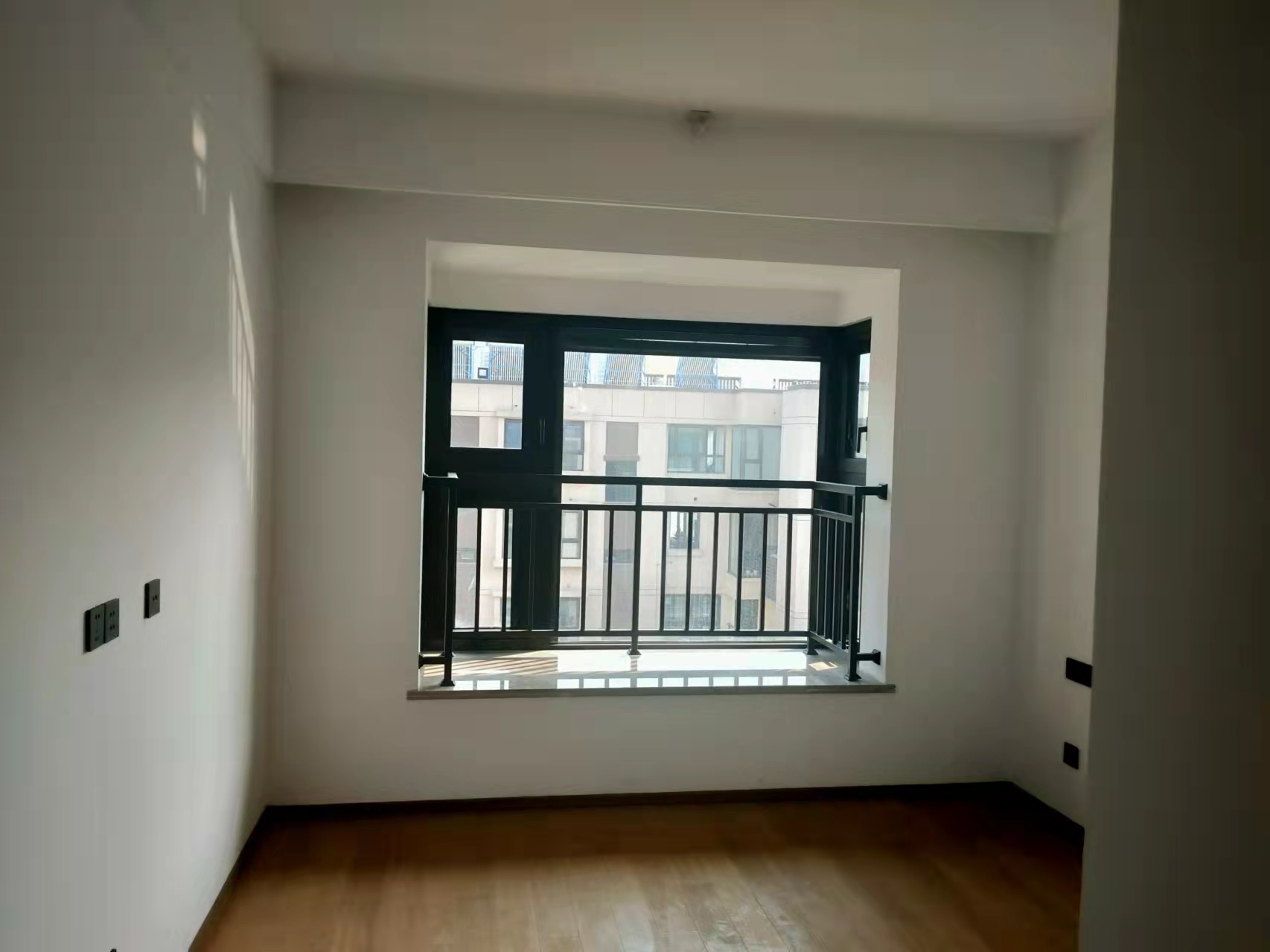 春风南岸东园 4室2厅2卫 166m&sup2;