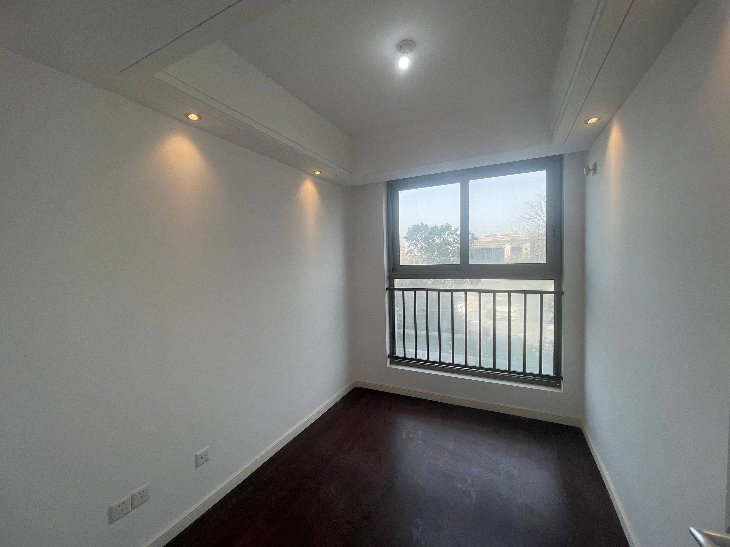 九玺台 3室2厅2卫 143m&sup2;