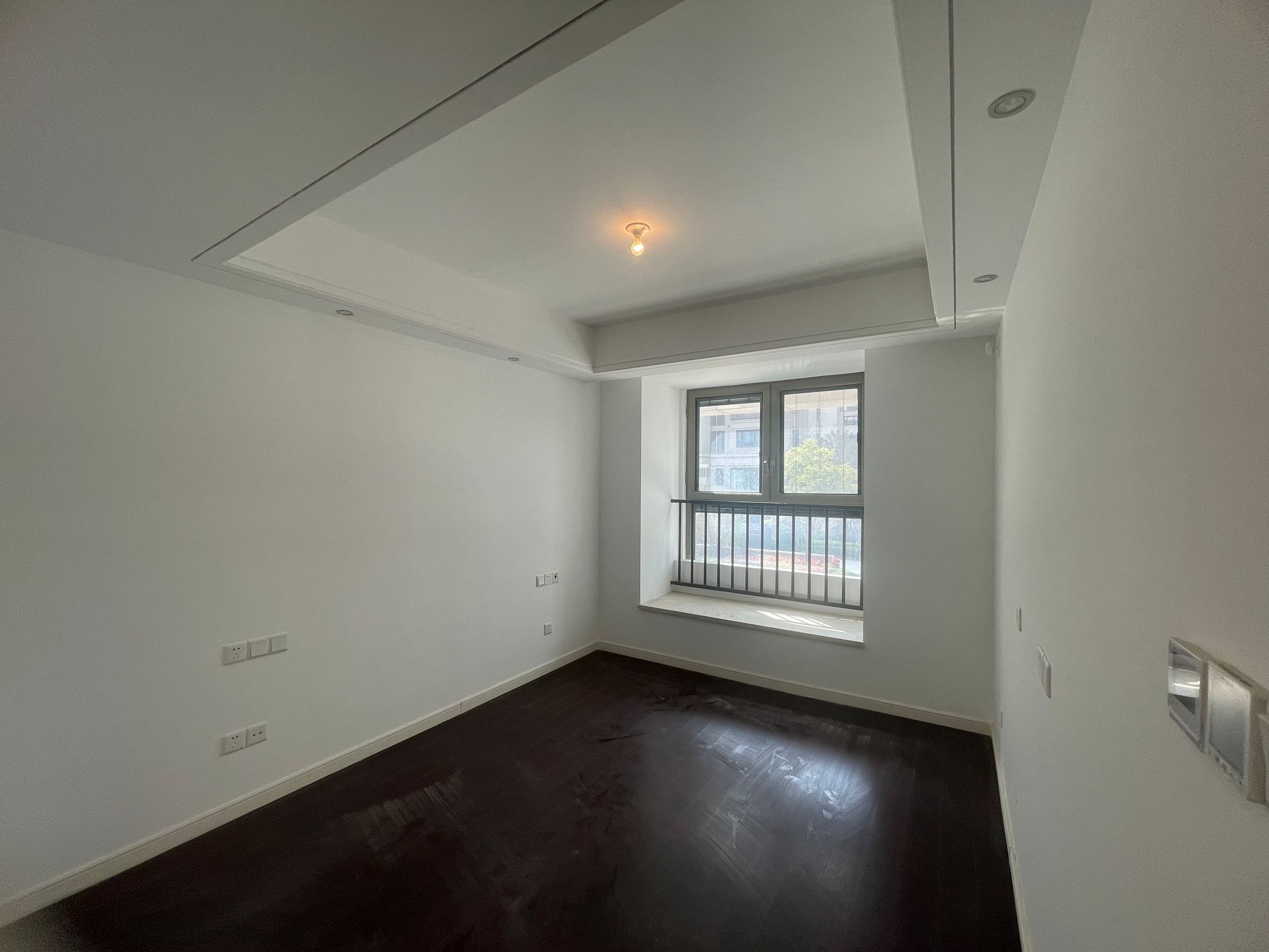 九玺台 3室2厅2卫 143m&sup2;