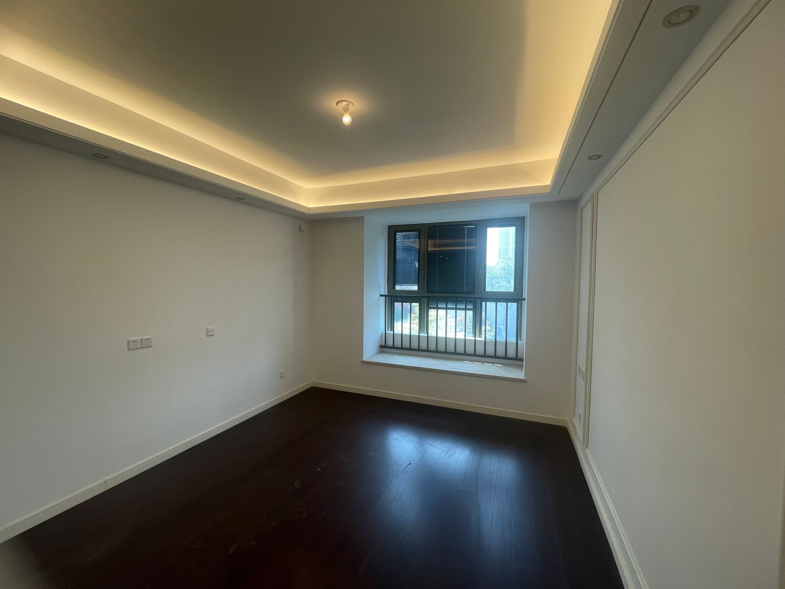 九玺台 3室2厅2卫 143m&sup2;
