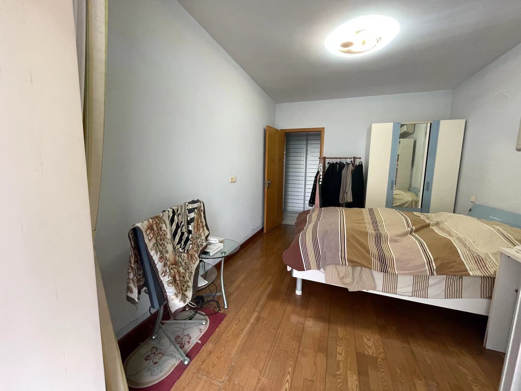 王府大厦 4室2厅2卫 215m&sup2;