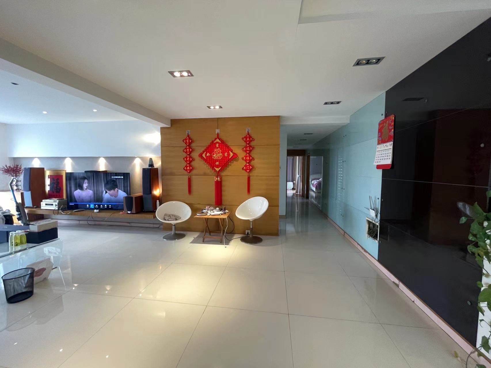 王府大厦 4室2厅2卫 215m²