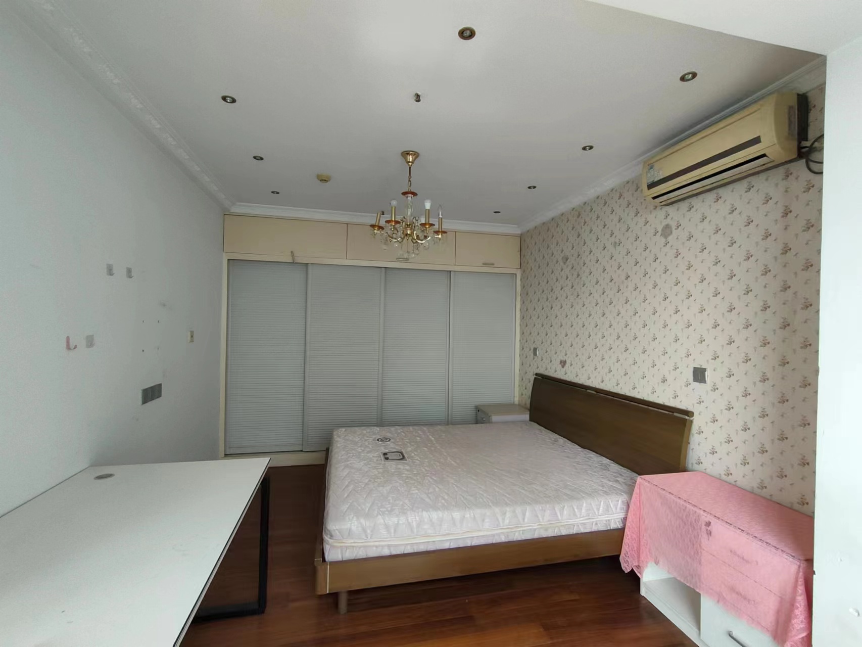 中南世纪城南区 1室2厅1卫 87m&sup2;